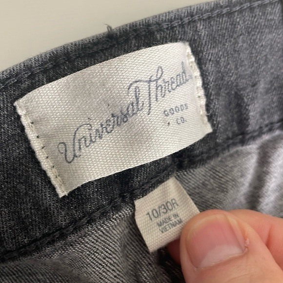 Universal Thread Factory Faded Black High Rise Skinny Jeans- 10 - Picture 3 of 13
